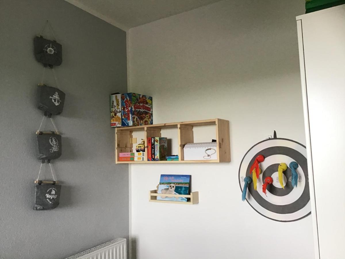 Liebevoll Eingerichtete Ferienwohnung Luettje Koje Dornum Exterior foto
